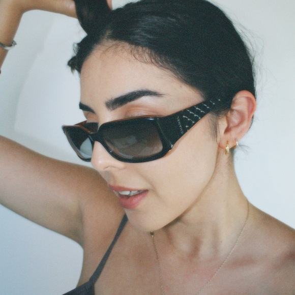 Sold 🖤 - Picture 2 of 5